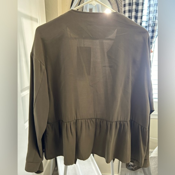 ZARA green poliéster tiered cardigan cover up. Size L. - Picture 5 of 11